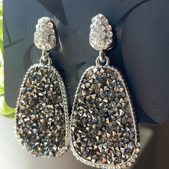 New York & Company Rhinestone Detailed Silver Earrings, Approximately 2 Inch NWT - Picture 1 of 7